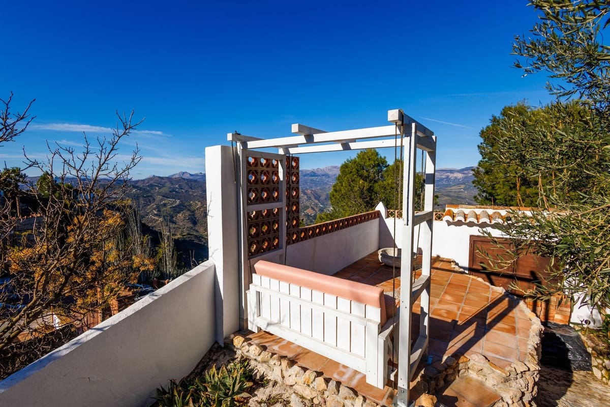 6 chambre Villa/Maison Semi-Mitoyenne à vendre à Comares avec garage - 899 000 € (Ref: 9663280)