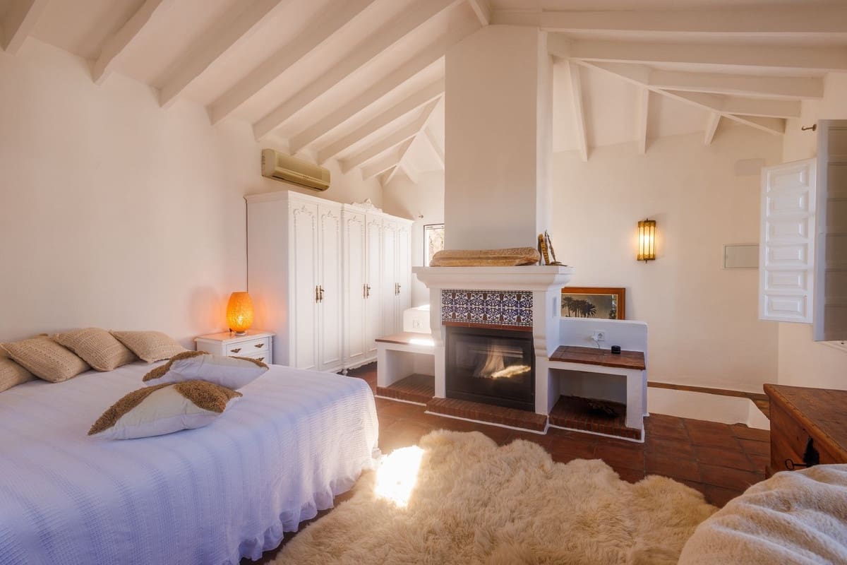 6 chambre Villa/Maison Semi-Mitoyenne à vendre à Comares avec garage - 899 000 € (Ref: 9663280)