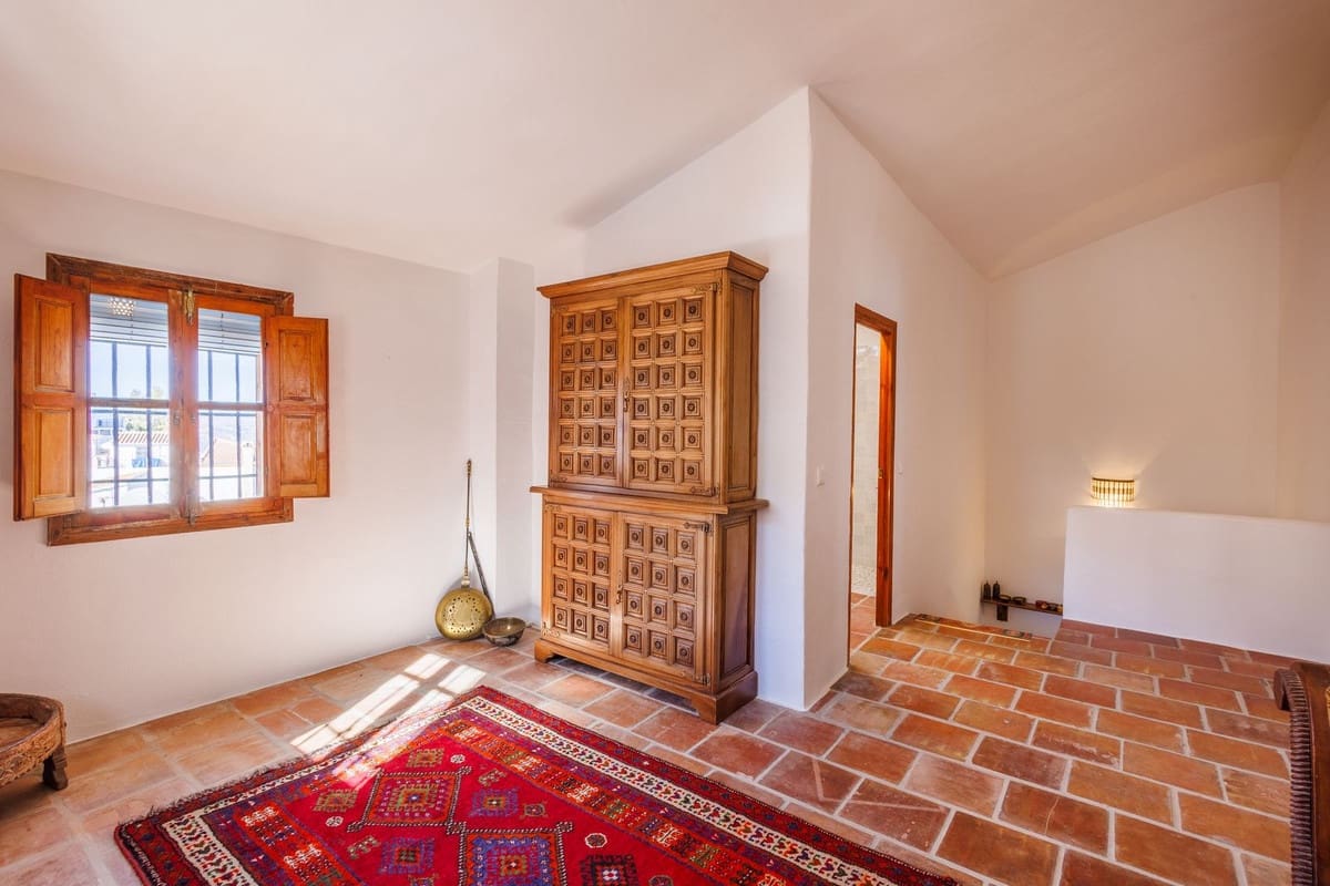 6 chambre Villa/Maison Semi-Mitoyenne à vendre à Comares avec garage - 899 000 € (Ref: 9663280)