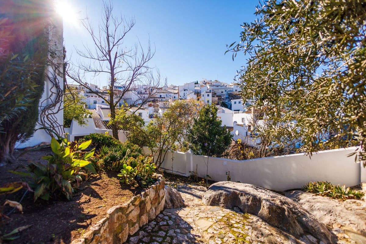 6 chambre Villa/Maison Semi-Mitoyenne à vendre à Comares avec garage - 899 000 € (Ref: 9663280)