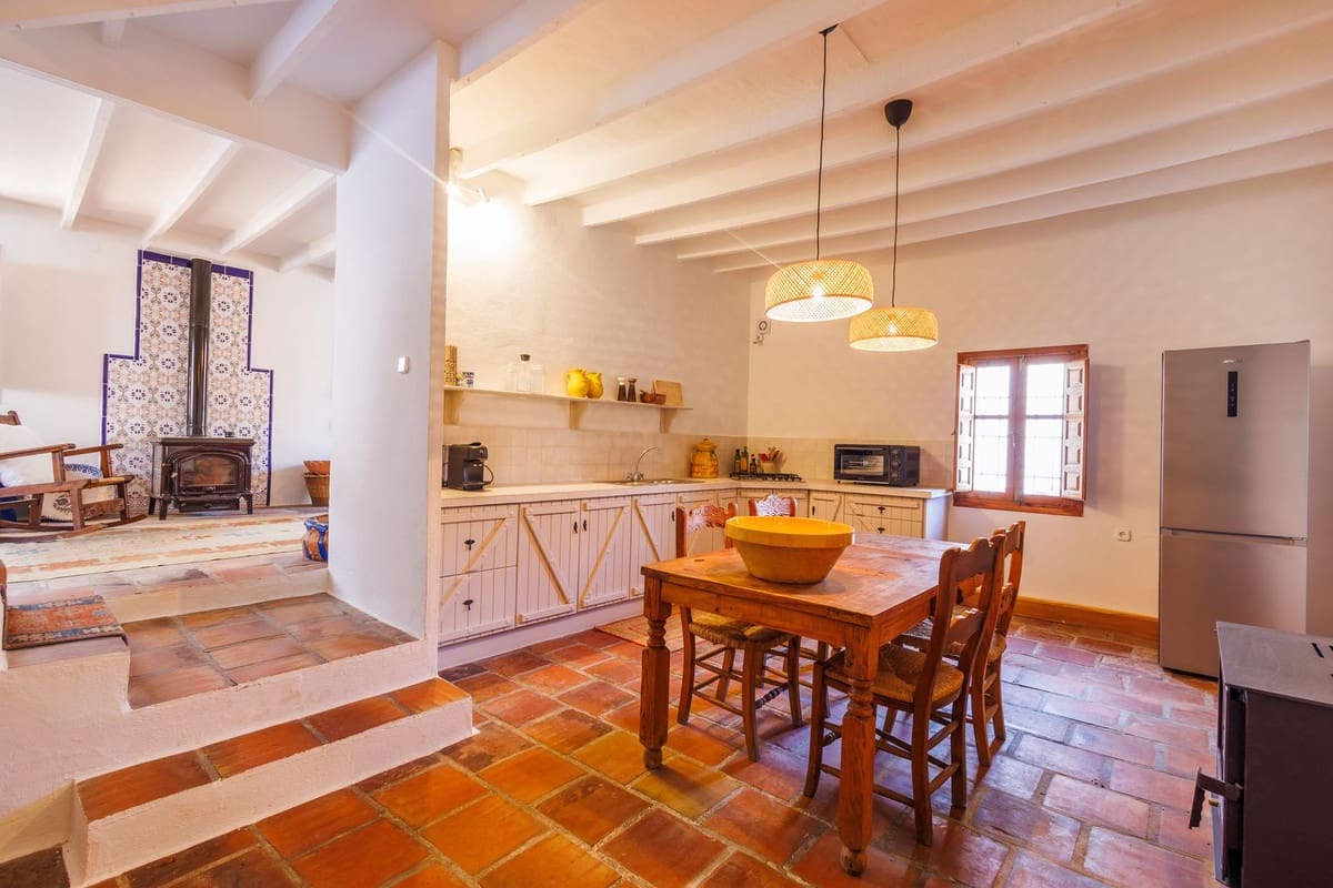 Pareado de 6 habitaciones en Comares en venta con garaje - 899.000 € (Ref: 9663280)