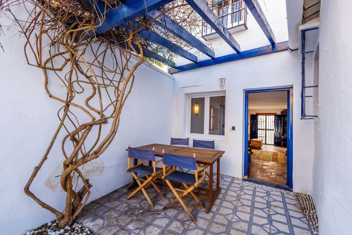 Pareado de 6 habitaciones en Comares en venta con garaje - 899.000 € (Ref: 9663280)