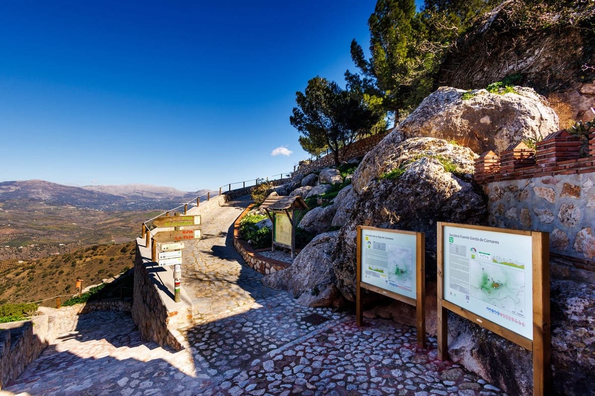 Pareado de 6 habitaciones en Comares en venta con garaje - 899.000 € (Ref: 9663280)