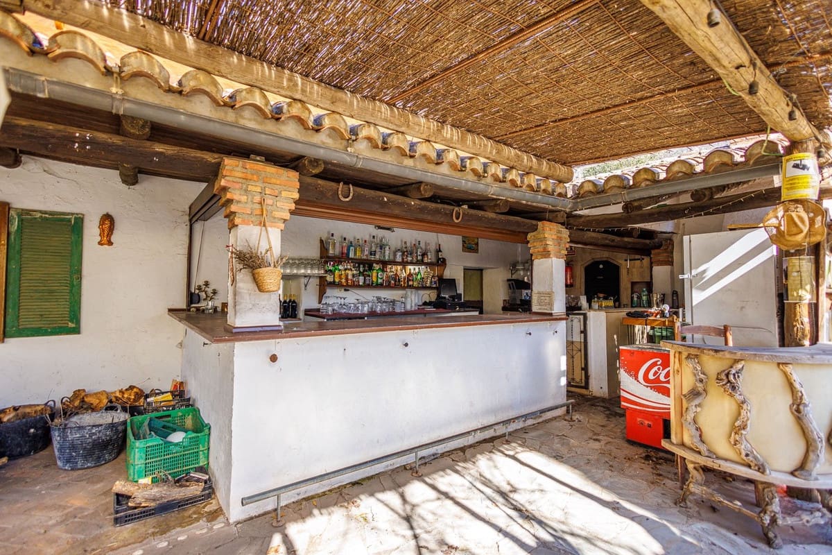 Finca/Casa Rural de 14 habitaciones en Nigüelas en venta con piscina garaje - 1.500.000 € (Ref: 9664300)