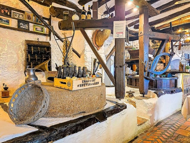 14 soverom Finca/Herregård til salgs i Nigüelas med svømmebasseng garasje - € 1 500 000 (Ref: 9664300)