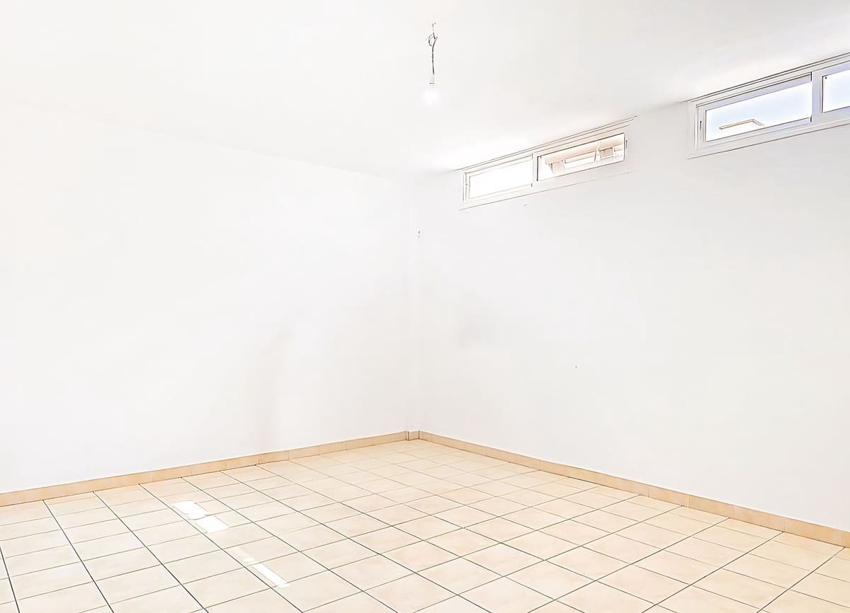 4 chambre Villa/Maison Semi-Mitoyenne à vendre à Almogia avec garage - 295 000 € (Ref: 9665524)