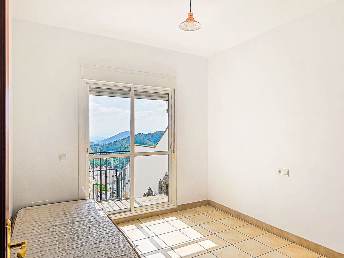 4 chambre Villa/Maison Semi-Mitoyenne à vendre à Almogia avec garage - 295 000 € (Ref: 9665524)