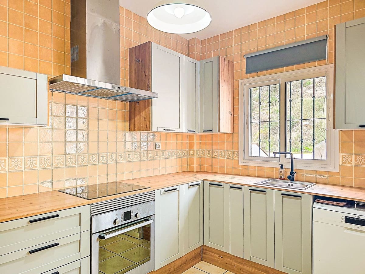 4 chambre Villa/Maison Semi-Mitoyenne à vendre à Almogia avec garage - 295 000 € (Ref: 9665524)