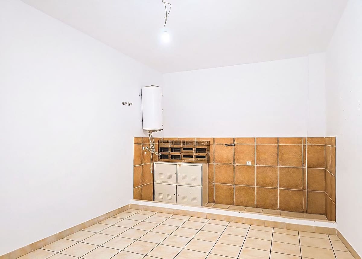 4 bedroom Semi-detached Villa for sale in Almogia with garage - € 250,000 (Ref: 9665524)