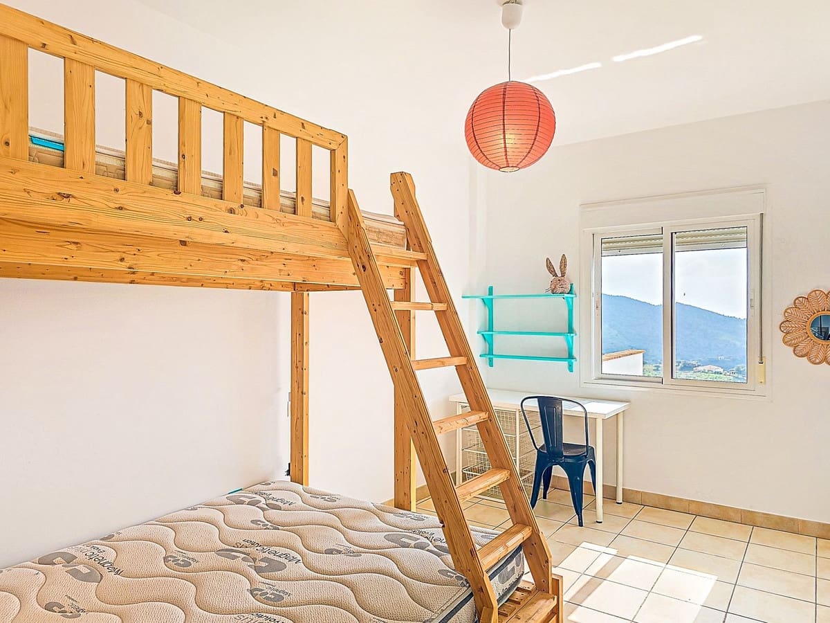4 bedroom Semi-detached Villa for sale in Almogia with garage - € 250,000 (Ref: 9665524)