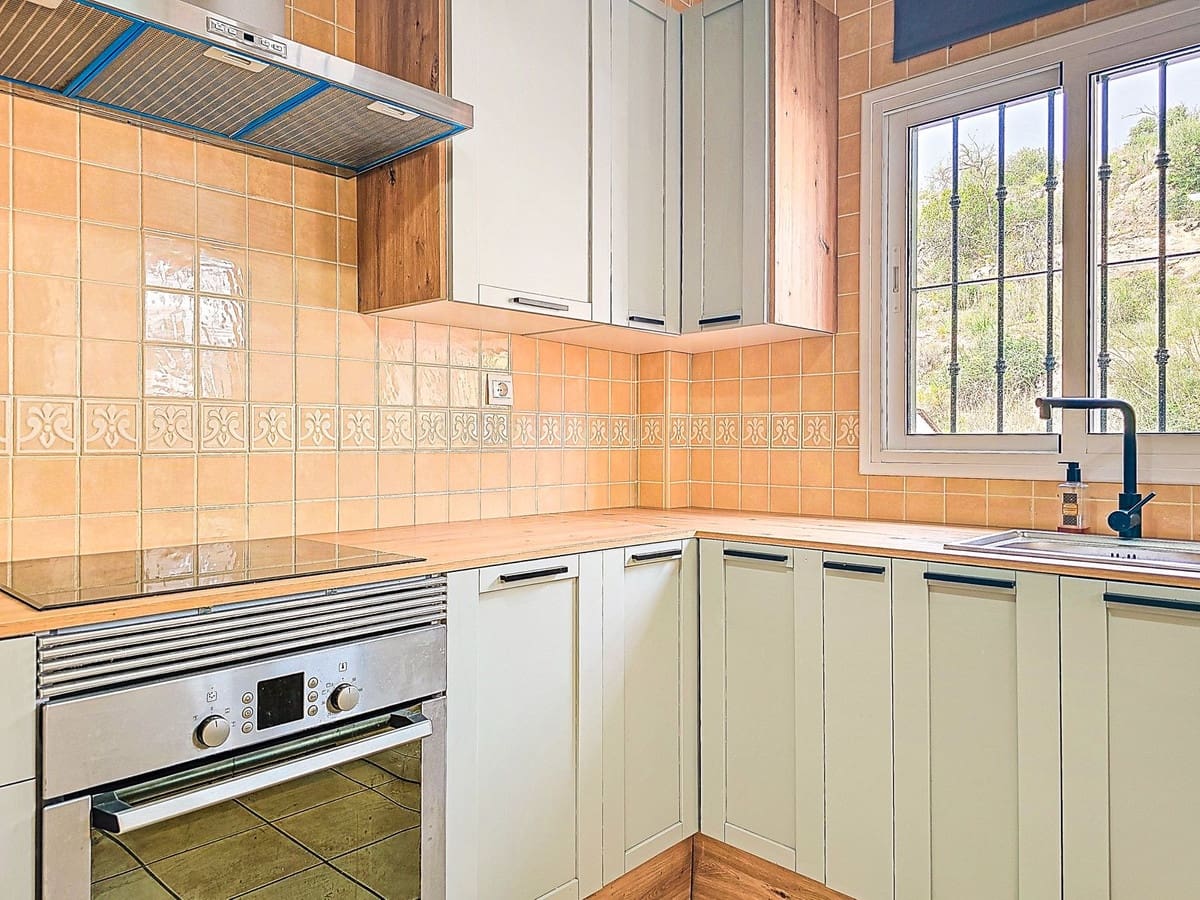 4 bedroom Semi-detached Villa for sale in Almogia with garage - € 250,000 (Ref: 9665524)