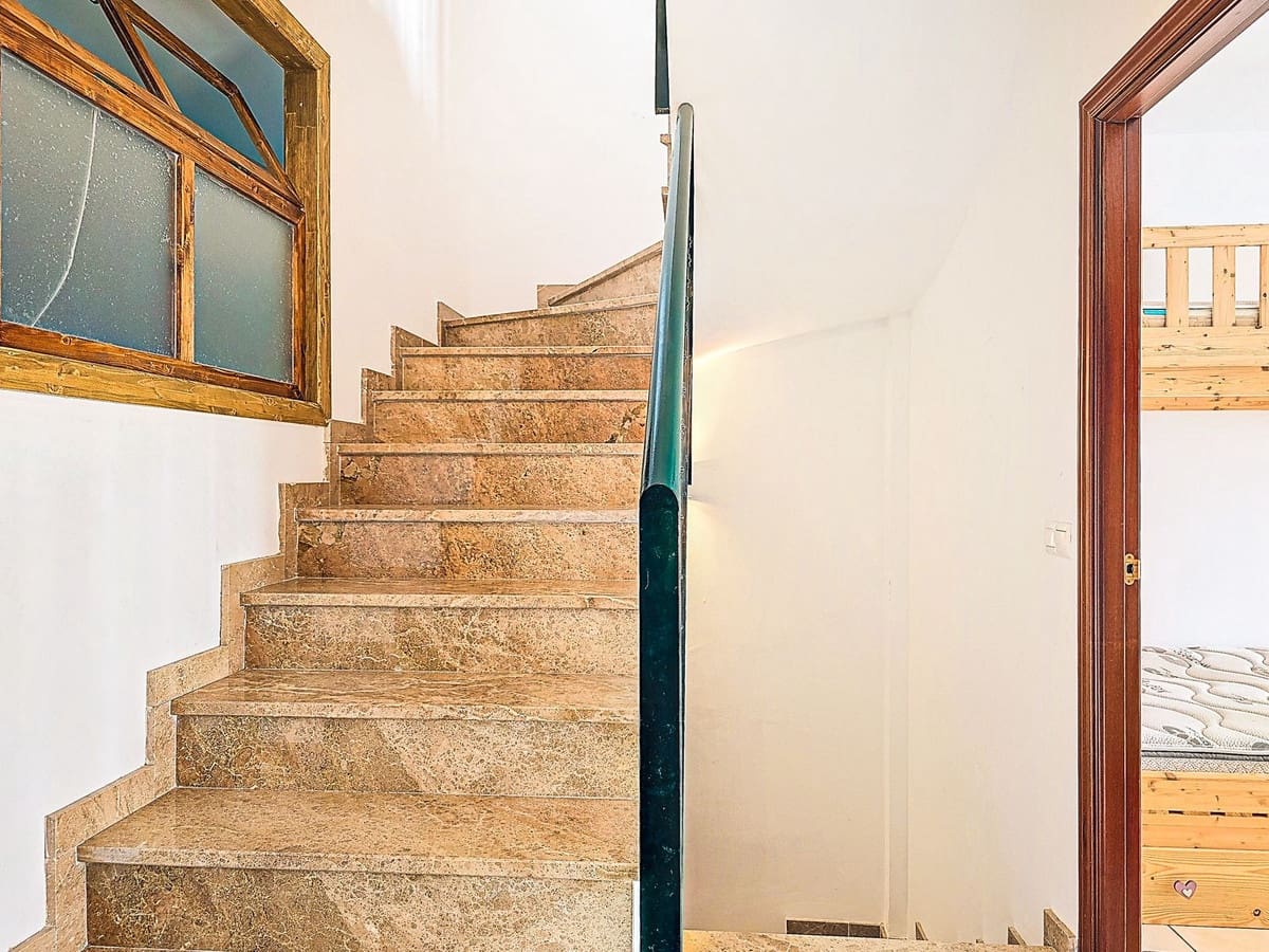 4 bedroom Semi-detached Villa for sale in Almogia with garage - € 250,000 (Ref: 9665524)