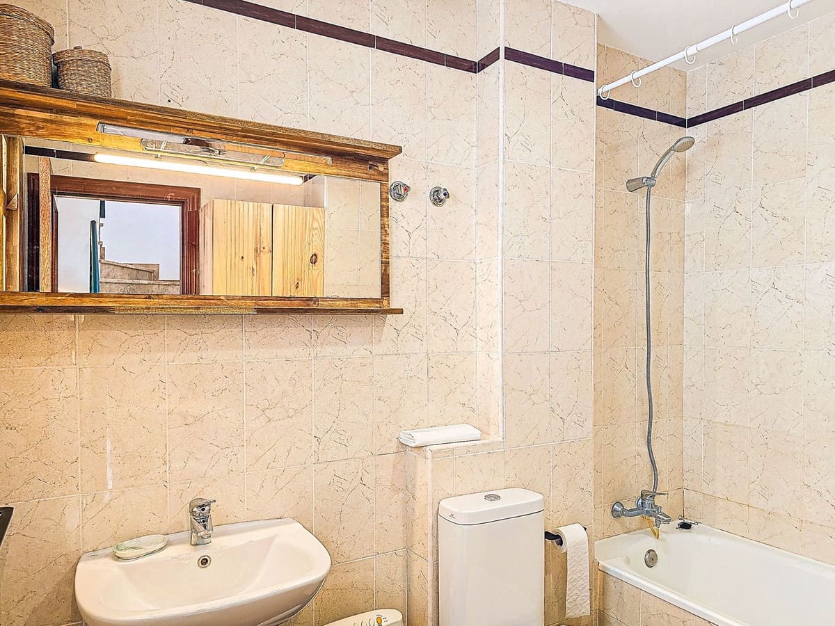 4 bedroom Semi-detached Villa for sale in Almogia with garage - € 250,000 (Ref: 9665524)