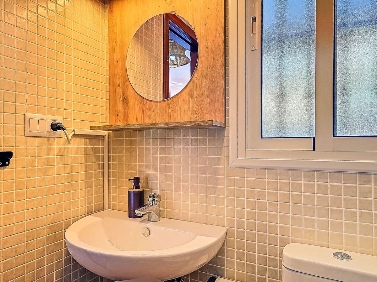 4 bedroom Semi-detached Villa for sale in Almogia with garage - € 250,000 (Ref: 9665524)