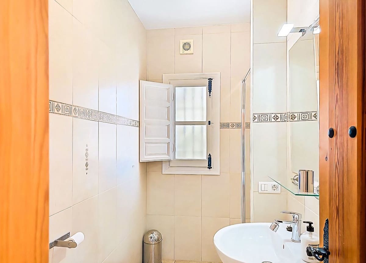 5 soveværelse Villa til salg i Competa med swimmingpool garage - € 575.000 (Ref: 9673801)