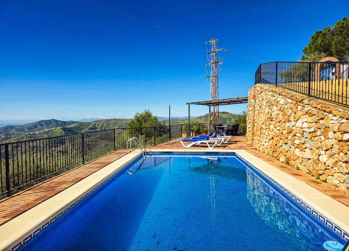 5 soveværelse Villa til salg i Competa med swimmingpool garage - € 575.000 (Ref: 9673801)