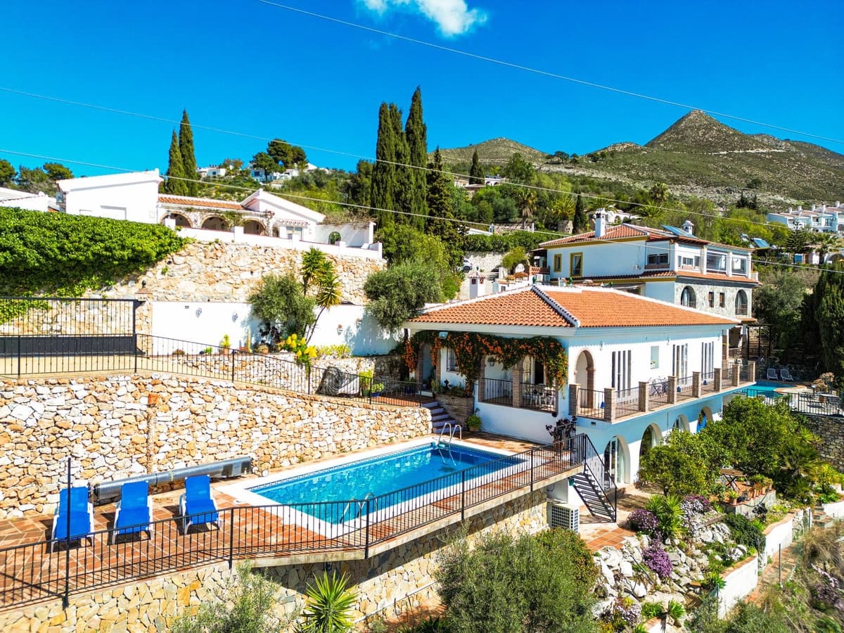 5 soveværelse Villa til salg i Competa med swimmingpool garage - € 575.000 (Ref: 9673801)