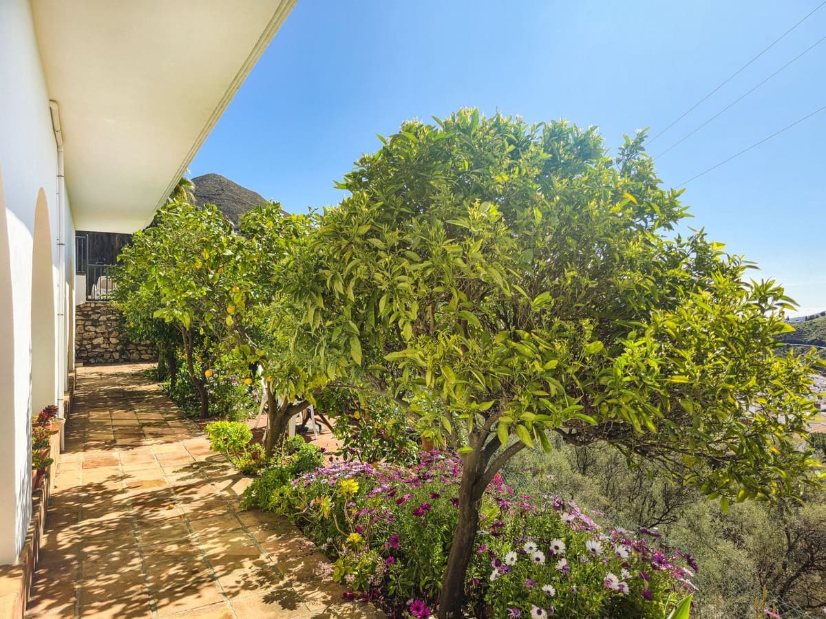 5 soveværelse Villa til salg i Competa med swimmingpool garage - € 575.000 (Ref: 9673801)