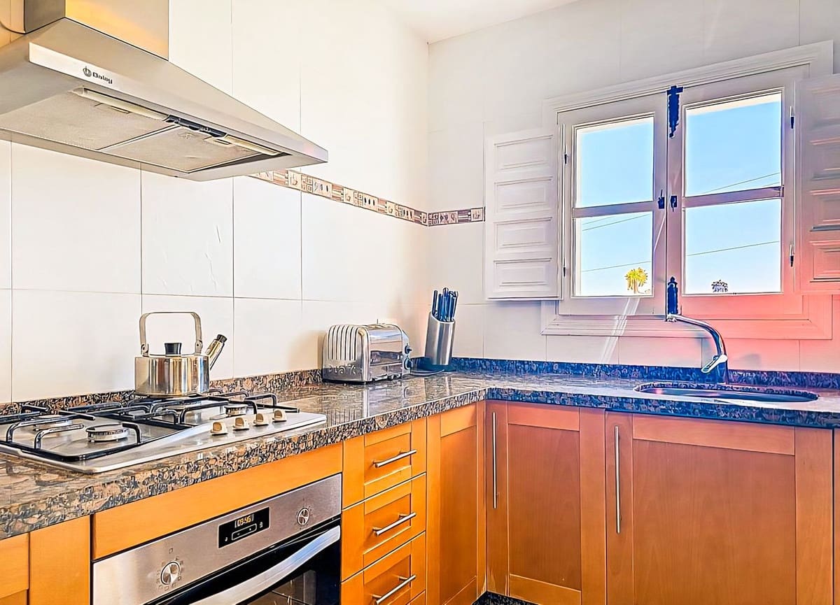 5 bedroom Villa for sale in Competa with pool garage - € 575,000 (Ref: 9673801)