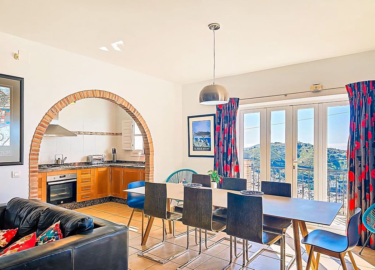 5 bedroom Villa for sale in Competa with pool garage - € 575,000 (Ref: 9673801)