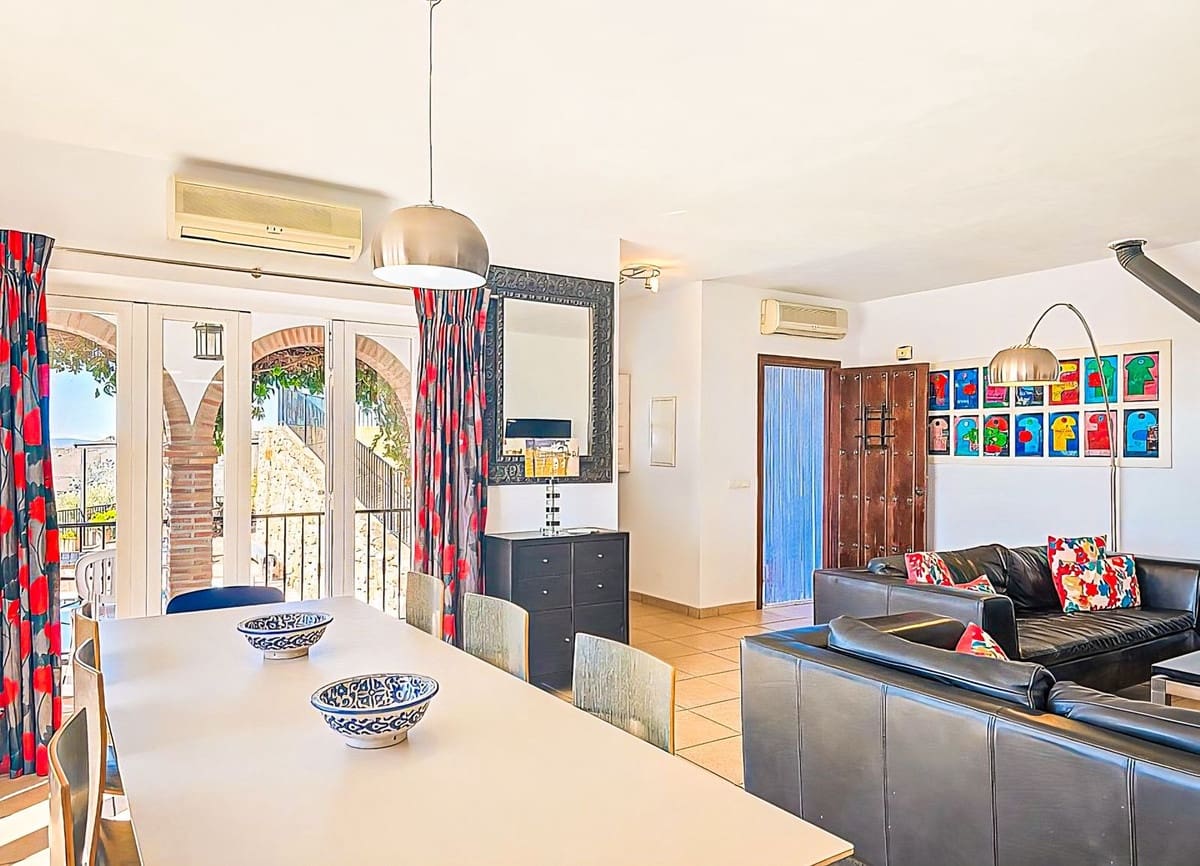 5 bedroom Villa for sale in Competa with pool garage - € 575,000 (Ref: 9673801)