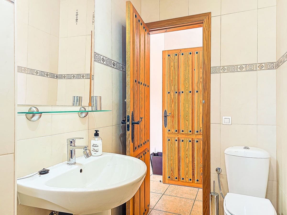 5 bedroom Villa for sale in Competa with pool garage - € 575,000 (Ref: 9673801)