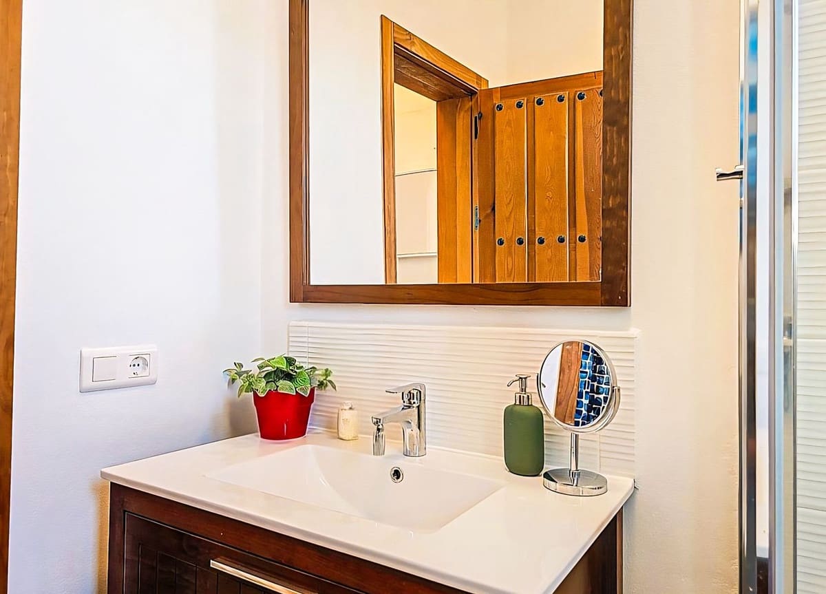 5 bedroom Villa for sale in Competa with pool garage - € 575,000 (Ref: 9673801)