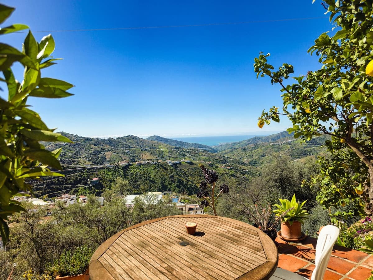 5 bedroom Villa for sale in Competa with pool garage - € 575,000 (Ref: 9673801)