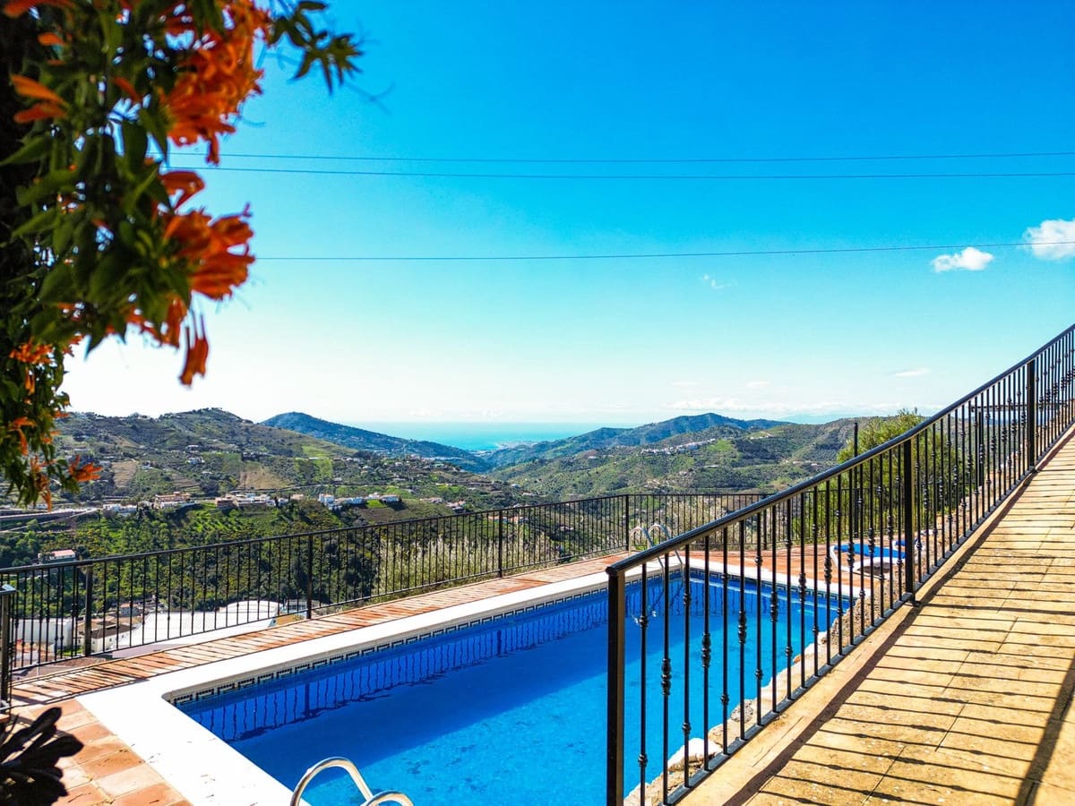 5 soveværelse Villa til salg i Competa med swimmingpool garage - € 575.000 (Ref: 9673801)