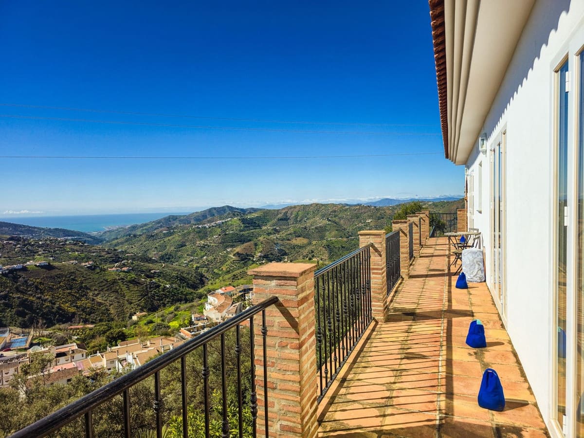 5 soveværelse Villa til salg i Competa med swimmingpool garage - € 575.000 (Ref: 9673801)
