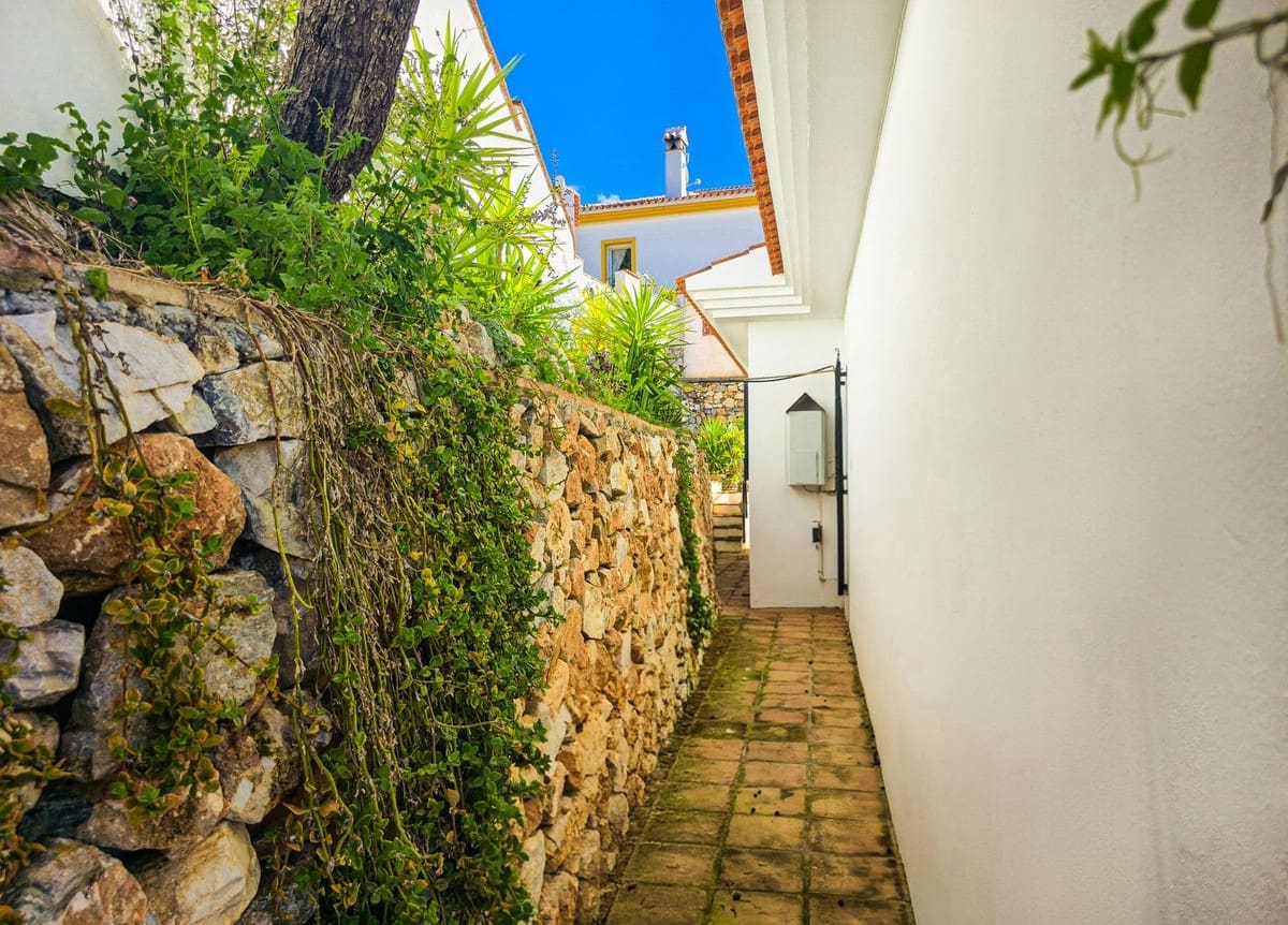 5 soveværelse Villa til salg i Competa med swimmingpool garage - € 575.000 (Ref: 9673801)