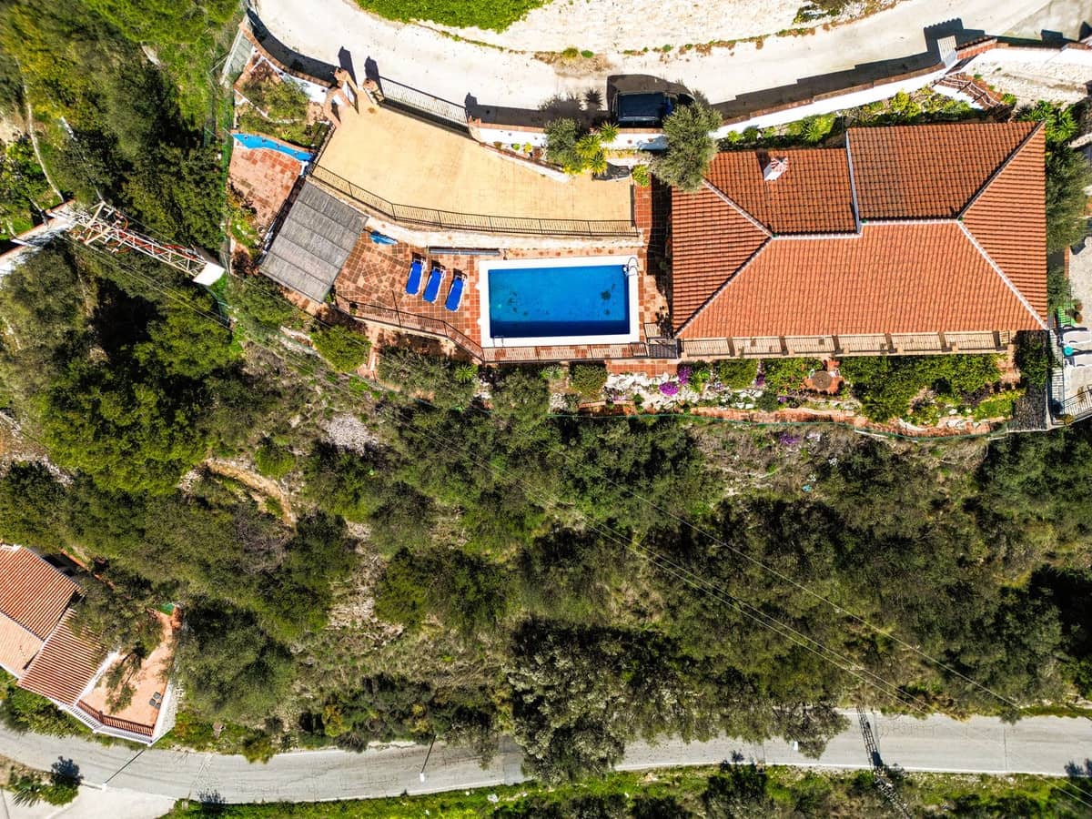 5 soveværelse Villa til salg i Competa med swimmingpool garage - € 575.000 (Ref: 9673801)