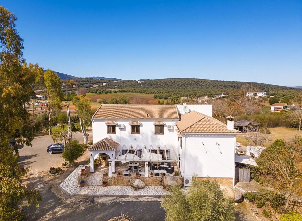 9 bedroom Hotel for sale in Villanueva de Tapia - € 749,000 (Ref: 9676278)