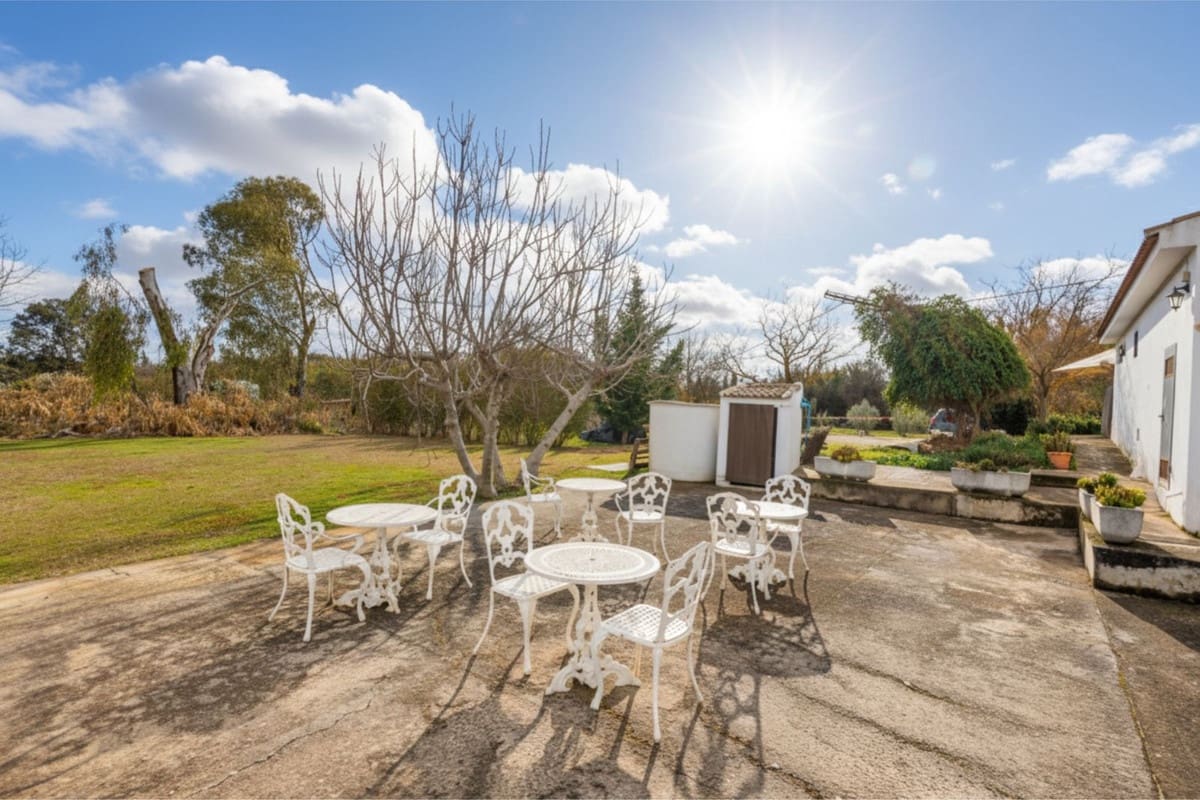 9 bedroom Hotel for sale in Villanueva de Tapia - € 749,000 (Ref: 9676278)