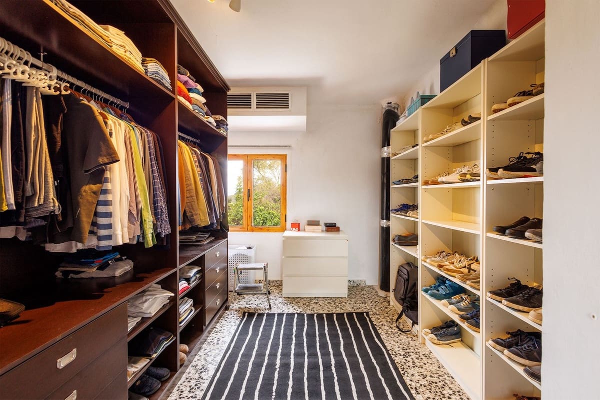 9 bedroom Hotel for sale in Villanueva de Tapia - € 749,000 (Ref: 9676278)