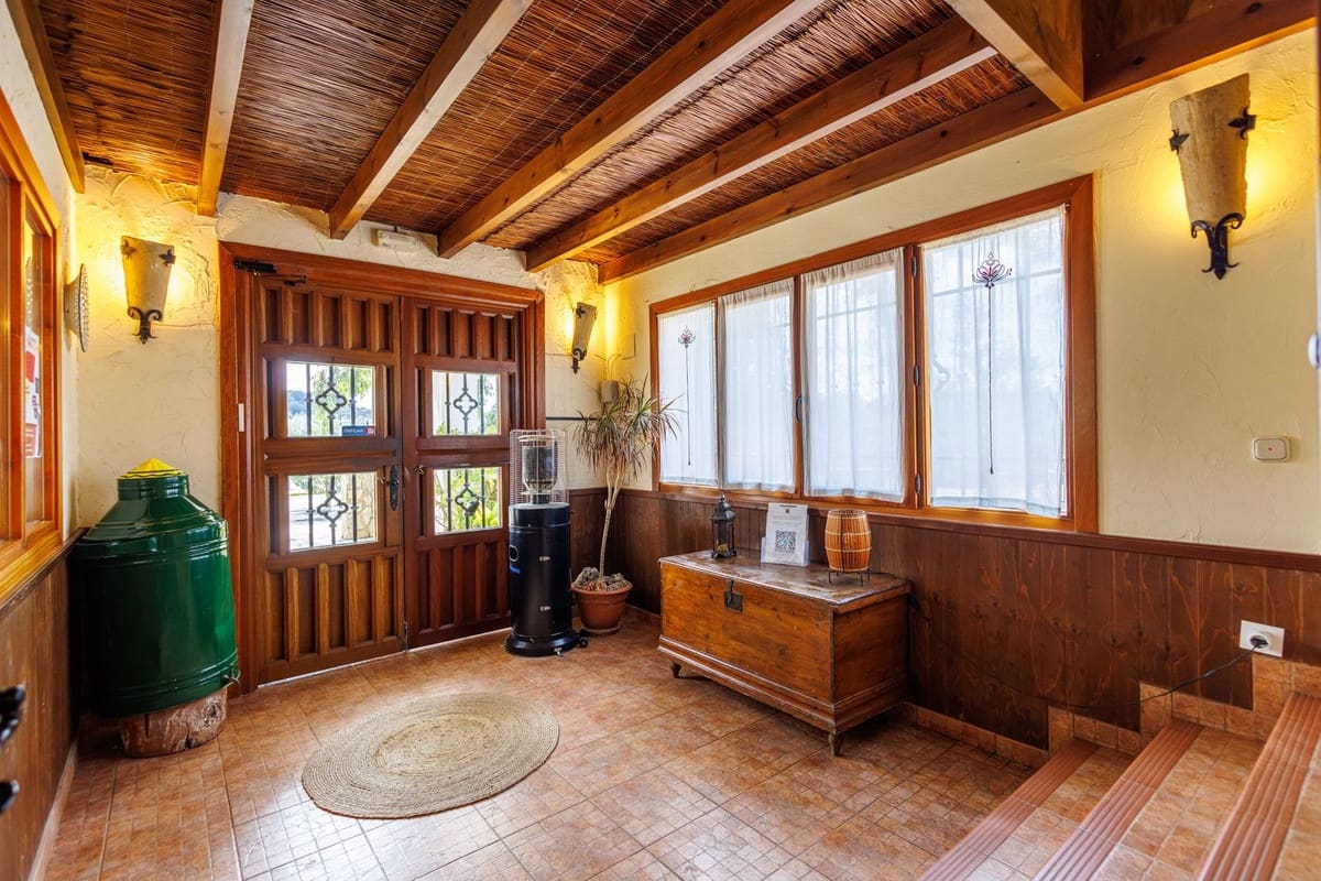 Hotel de 9 habitaciones en Villanueva de Tapia en venta - 749.000 € (Ref: 9676278)