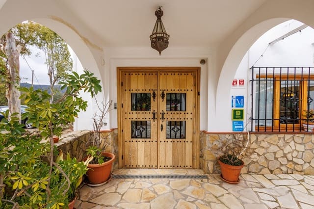 9 chambre Hôtel à vendre à Villanueva de Tapia - 749 000 € (Ref: 9676278)