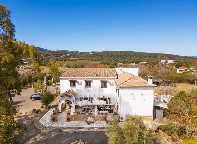 9 chambre Hôtel à vendre à Villanueva de Tapia - 749 000 € (Ref: 9676278)