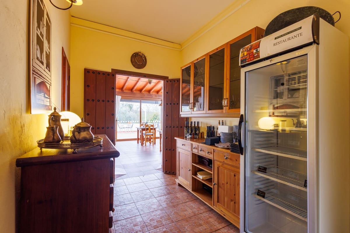 9 makuuhuone Hotelli myytävänä paikassa Villanueva de Tapia - 749 000 € (Ref: 9676278)