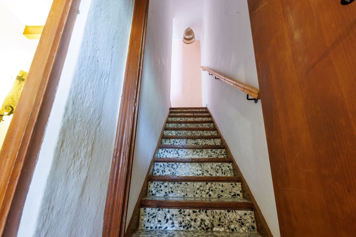 9 makuuhuone Hotelli myytävänä paikassa Villanueva de Tapia - 749 000 € (Ref: 9676278)