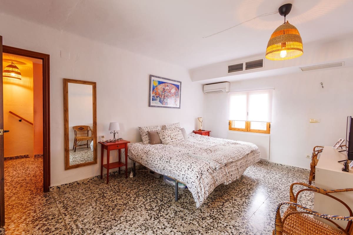 9 makuuhuone Hotelli myytävänä paikassa Villanueva de Tapia - 749 000 € (Ref: 9676278)