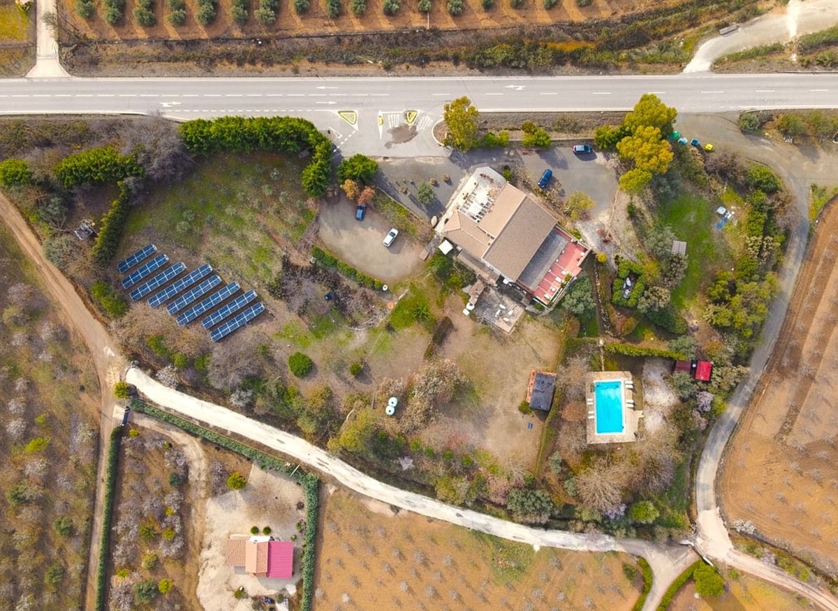 9 bedroom Hotel for sale in Villanueva de Tapia - € 749,000 (Ref: 9676278)