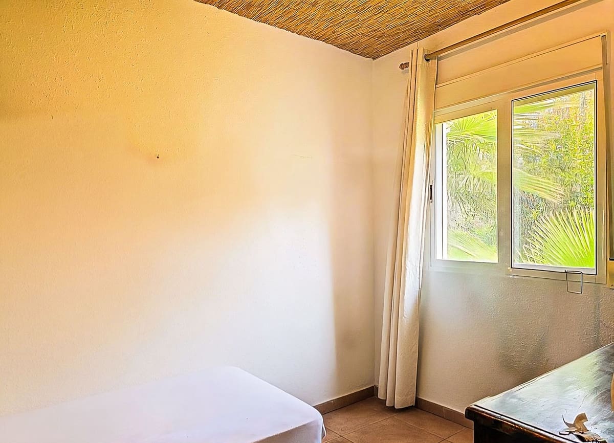 3 soverom Villa til salgs i Vinuela med svømmebasseng garasje - € 399 000 (Ref: 9700238)