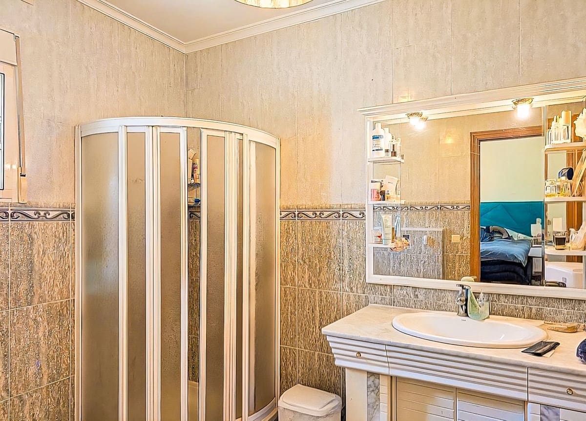 3 soverom Villa til salgs i Vinuela med svømmebasseng garasje - € 399 000 (Ref: 9700238)