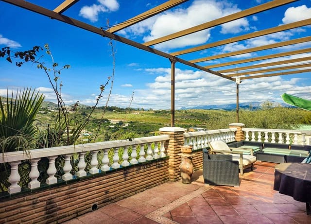 3 soverom Villa til salgs i Viñuela med svømmebasseng garasje - € 399 000 (Ref: 9700238)