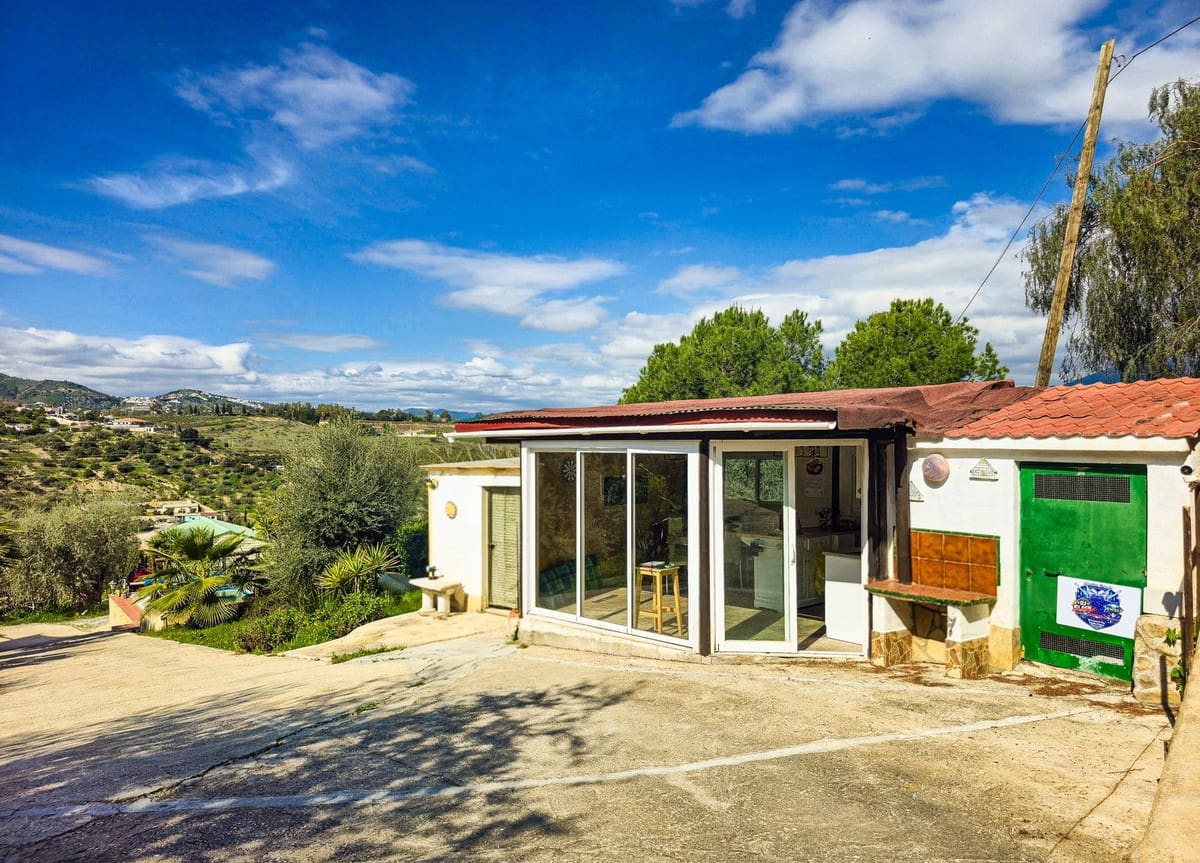 3 soverom Villa til salgs i Vinuela med svømmebasseng garasje - € 399 000 (Ref: 9700238)