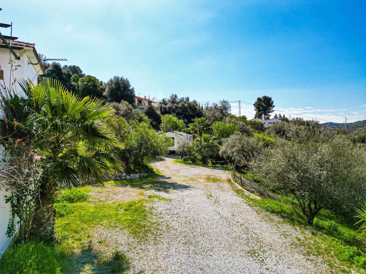 3 soverom Villa til salgs i Vinuela med svømmebasseng garasje - € 399 000 (Ref: 9700238)
