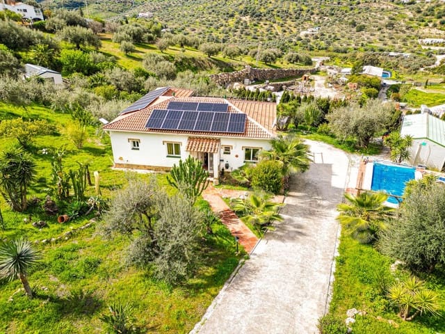 3 soverom Villa til salgs i Viñuela med svømmebasseng garasje - € 399 000 (Ref: 9700238)