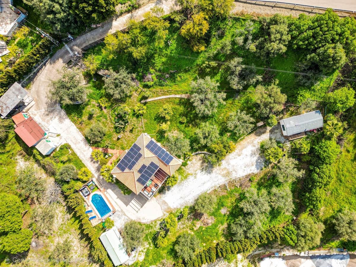 3 soverom Villa til salgs i Vinuela med svømmebasseng garasje - € 399 000 (Ref: 9700238)