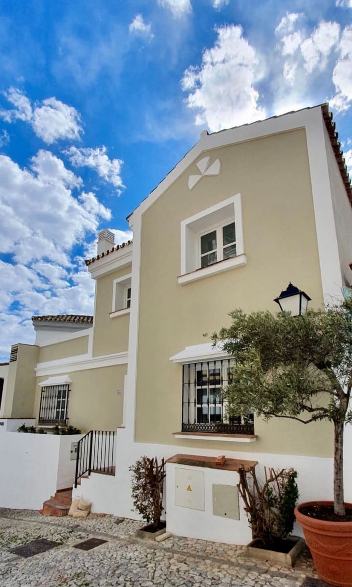 3 slaapkamer Huis te koop in La Heredia met zwembad - € 925.000 (Ref: 9709254)
